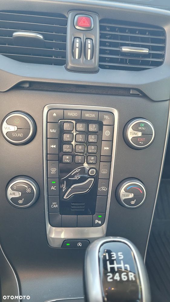 Volvo V40 D2 Momentum - 9