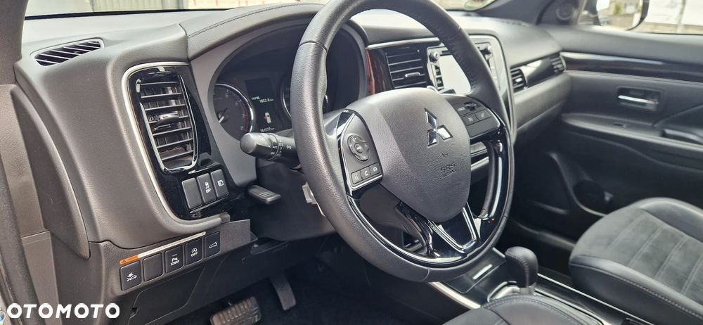 Mitsubishi Outlander 2.0 2WD CVT Diamant Edition+ - 9