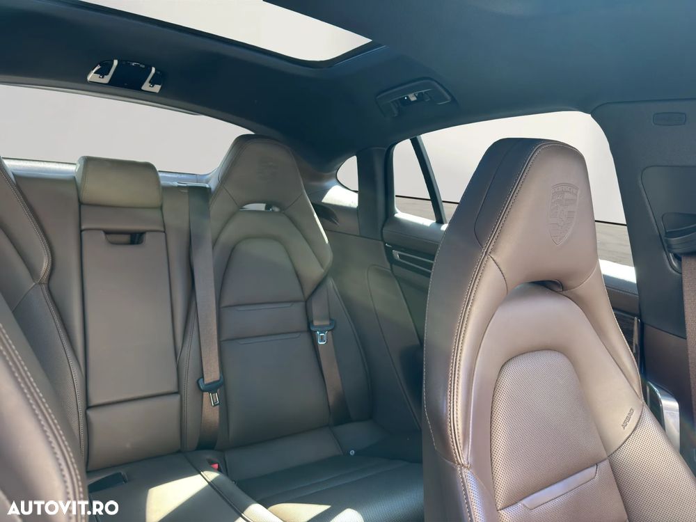 Porsche Panamera 4 Platinum Edition - 19