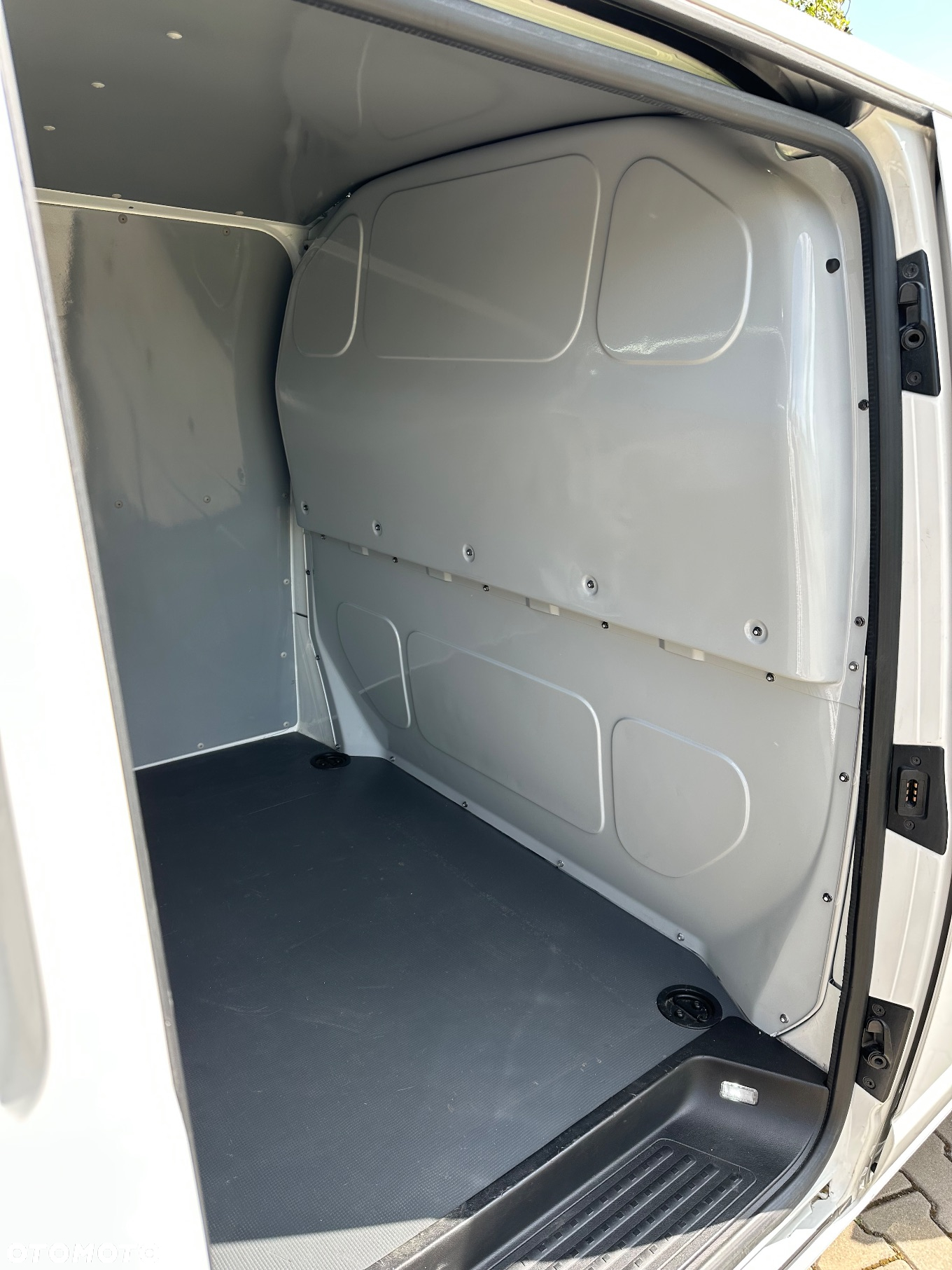 Volkswagen Transporter - 13
