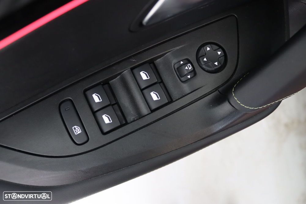 Peugeot 2008 PureTech 130 GT - 16