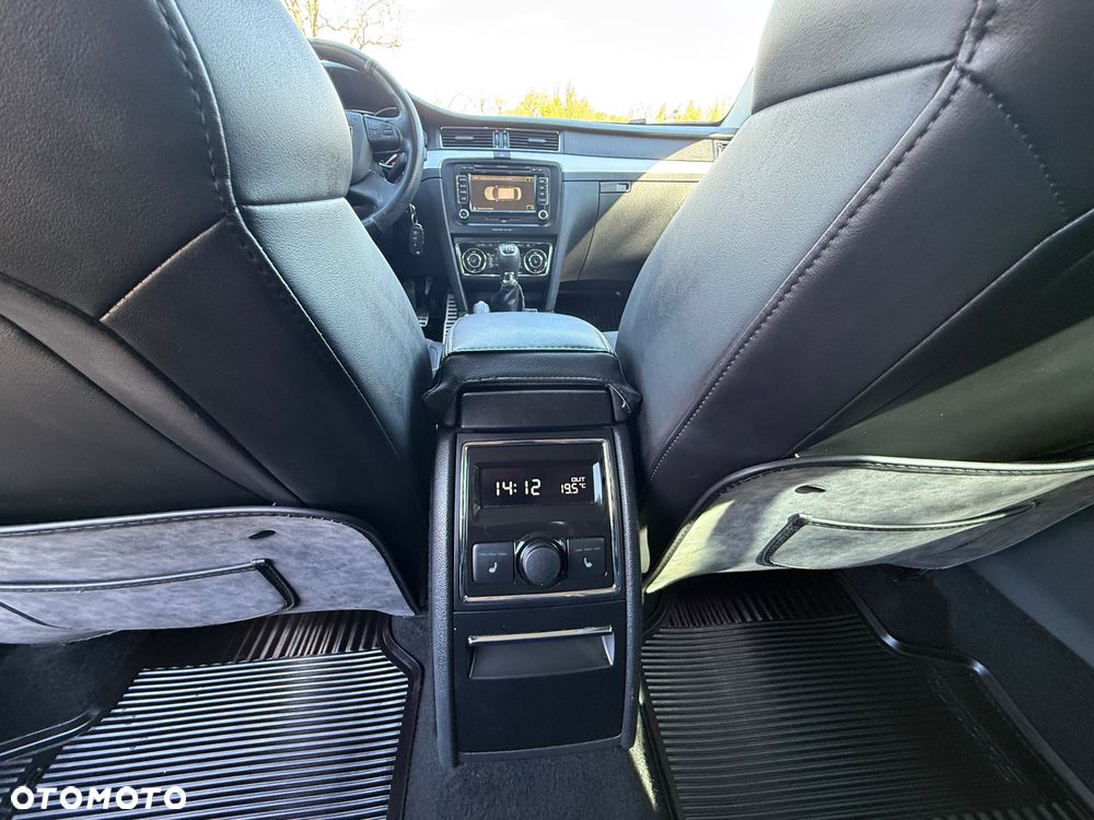 Skoda Superb 2.0 TDI L&K DSG - 12