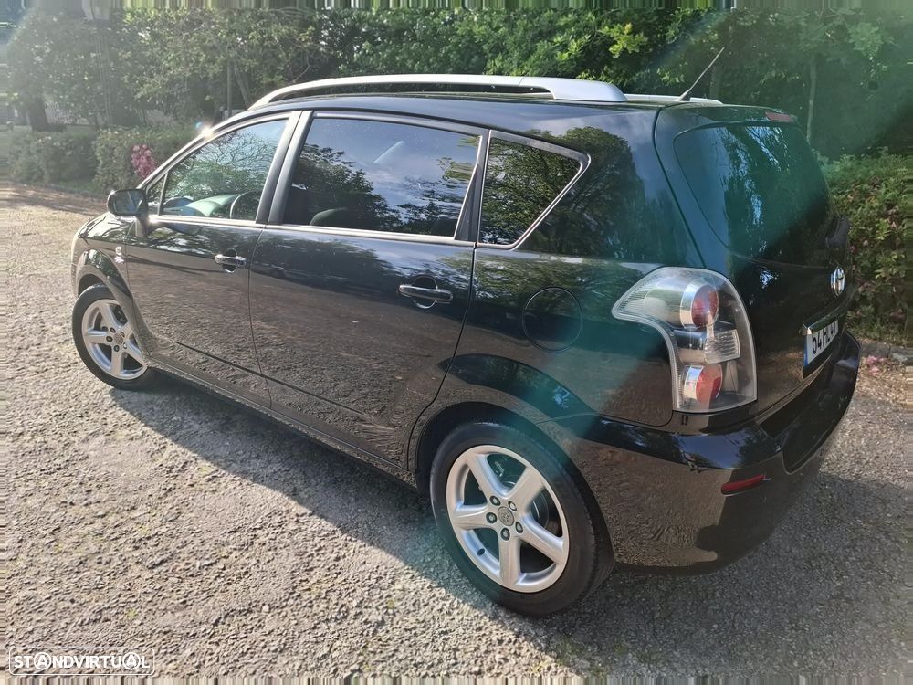 Toyota Corolla Verso 2.2 D-4D Sol - 4