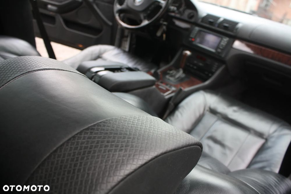 BMW Seria 5 - 25