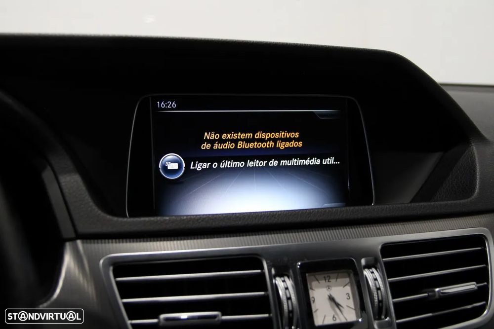 Mercedes-Benz E 250 BlueTEC Avantgarde Auto. - 24