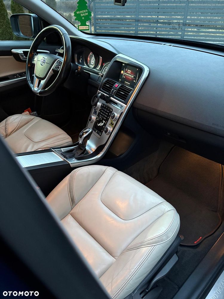 Volvo XC 60 D4 Geartronic Ocean Race - 28
