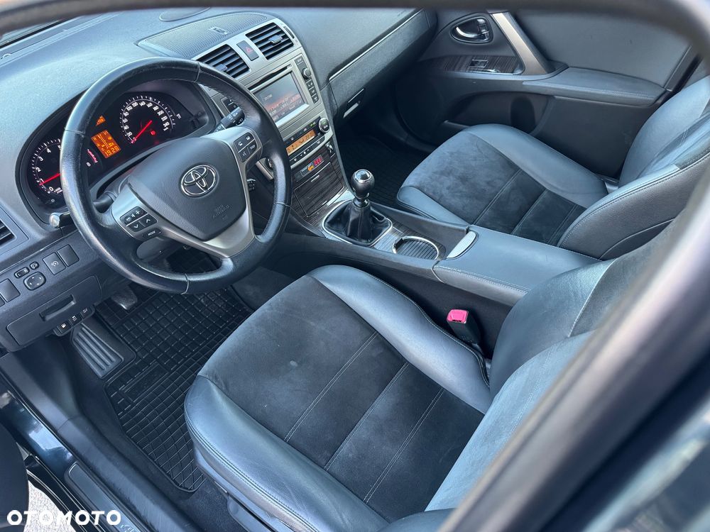 Toyota Avensis 1.8 Executive - 8