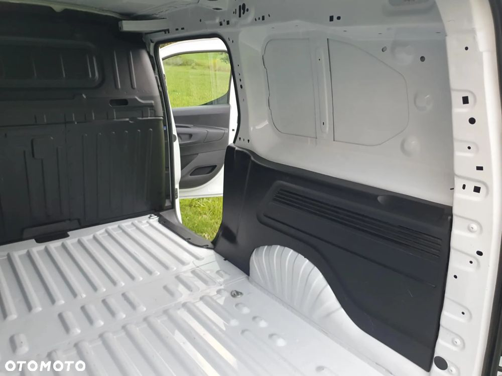 Toyota Proace City - 28