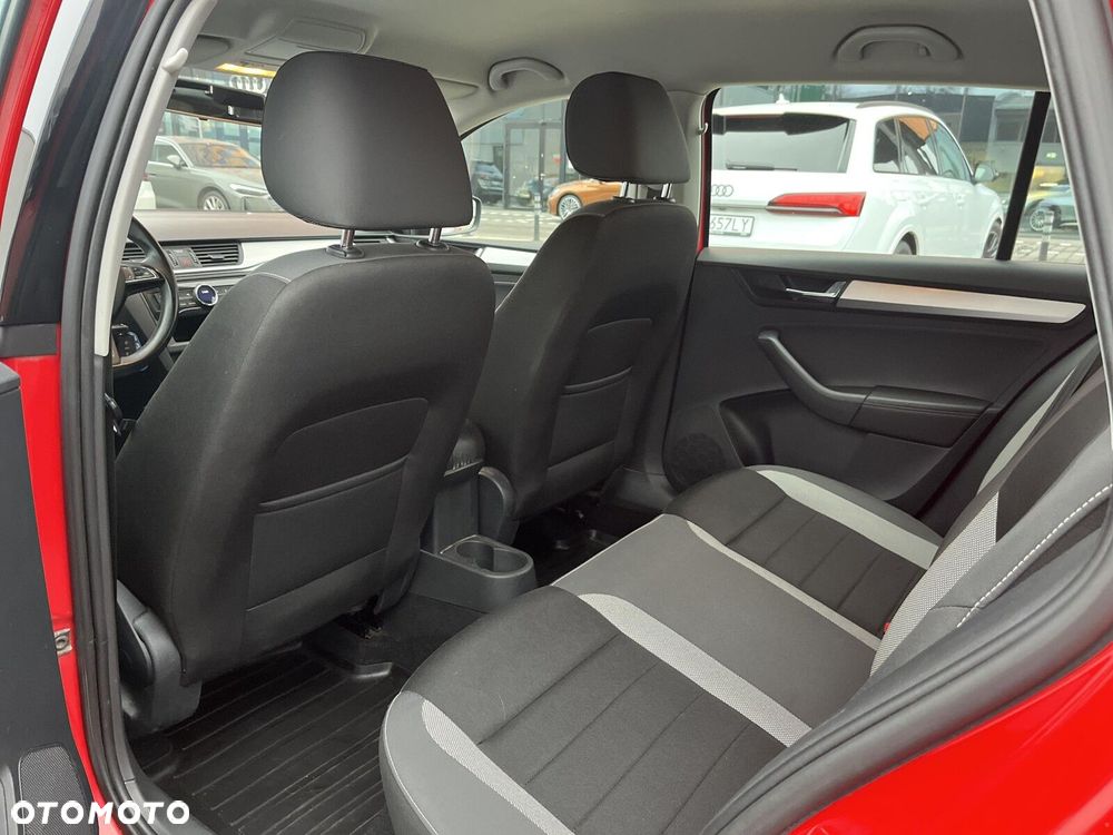 Skoda RAPID 1.0 TSI Ambition - 25