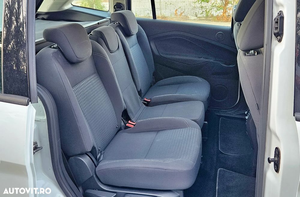 Ford Grand C-Max - 13