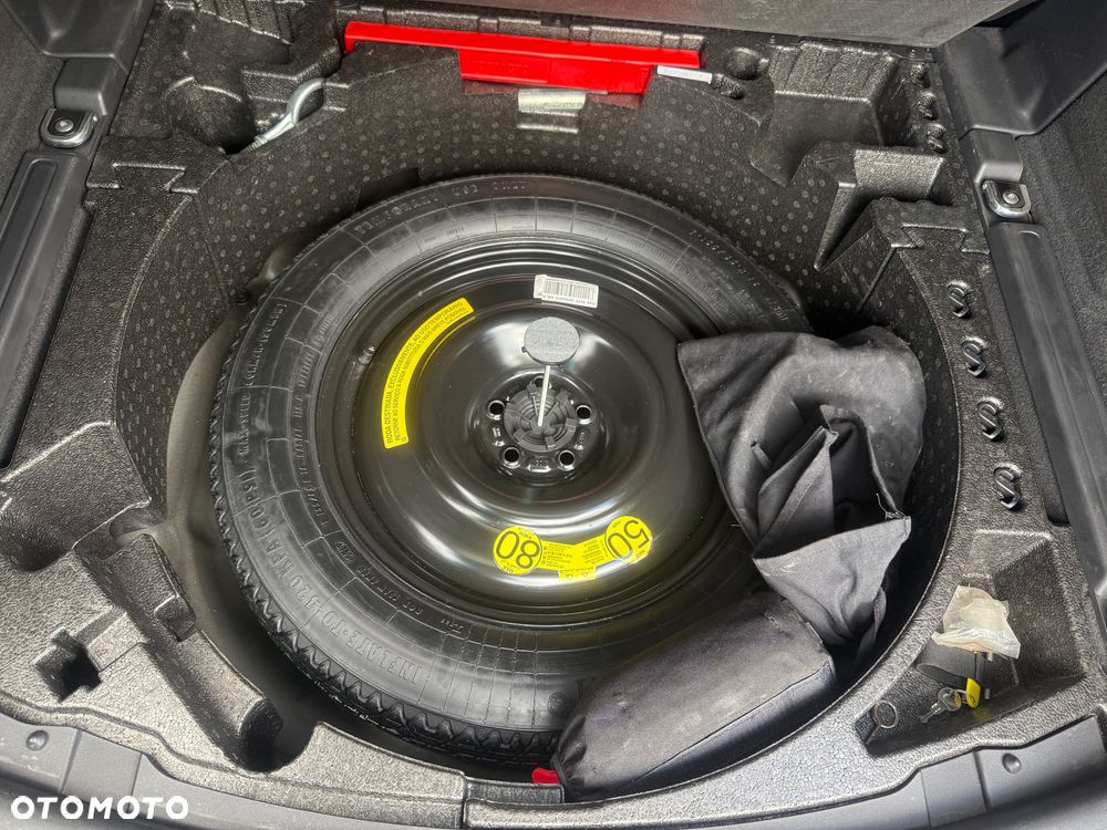 Land Rover Discovery Sport 2.0 Si4 HSE - 13