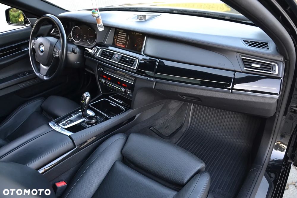 BMW Seria 7 750d xDrive - 28