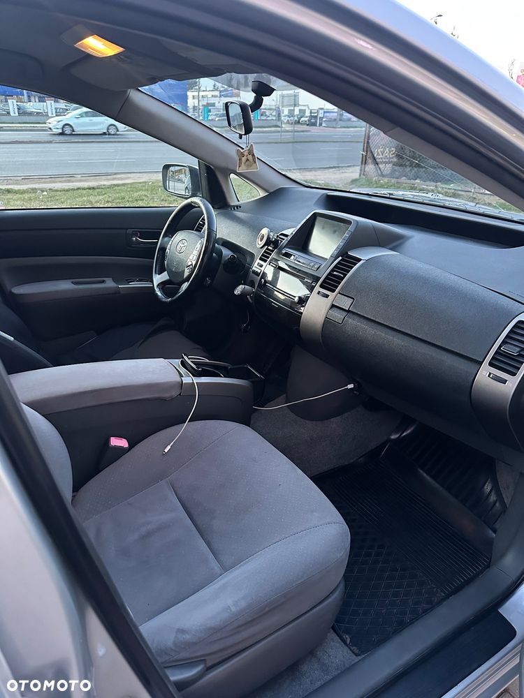 Toyota Prius - 5