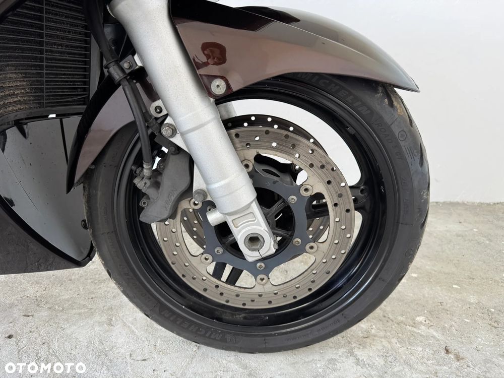 Yamaha FJR - 16