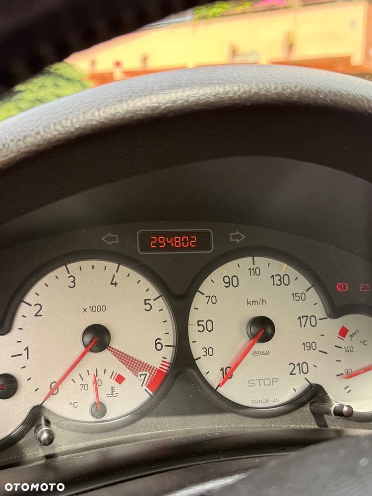 Peugeot 206 CC 1.6 - 18