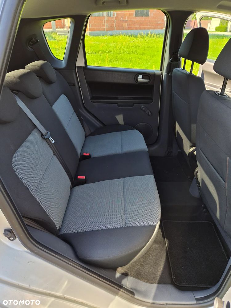 Mitsubishi Colt - 6