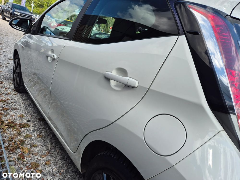 Toyota Aygo x-play Eco - 25