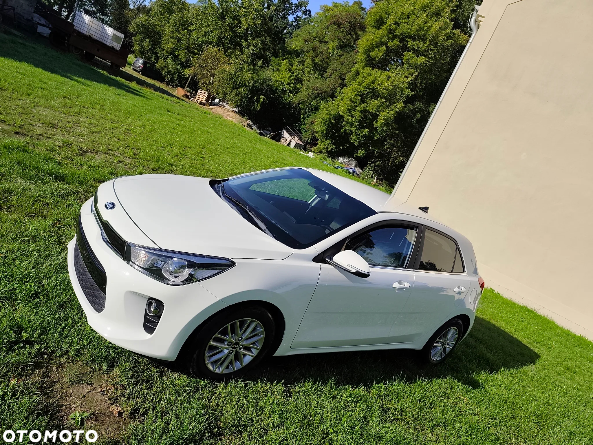 Kia Rio - 8