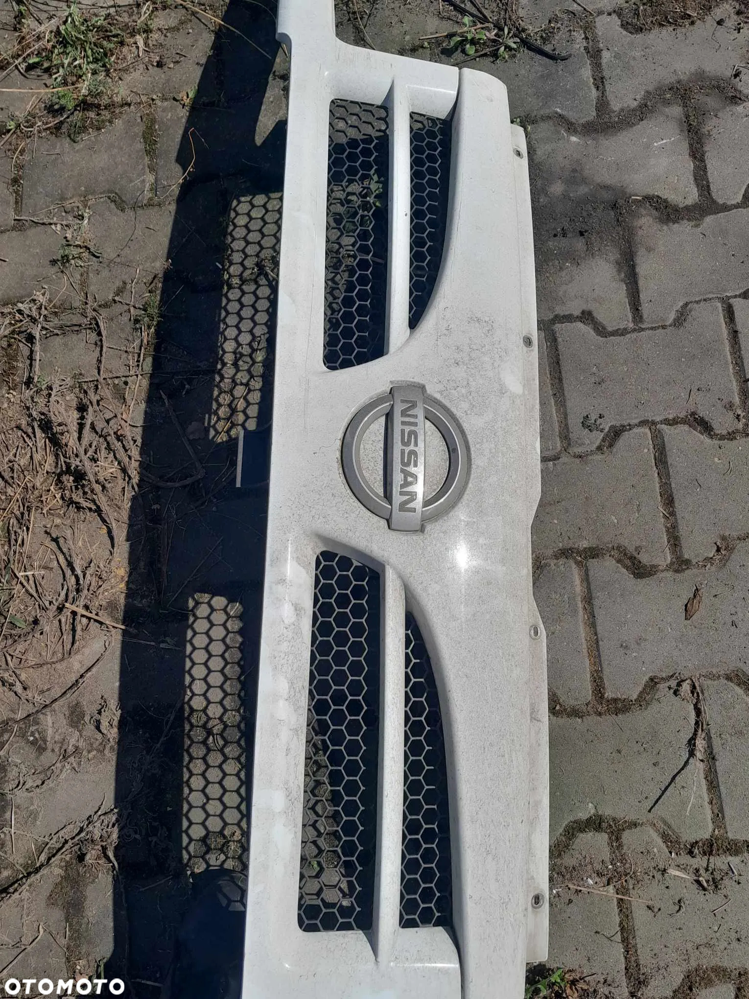 Grill / atrapa Nissan Interstar !! WYSYŁKA !!  98-03r. - 2