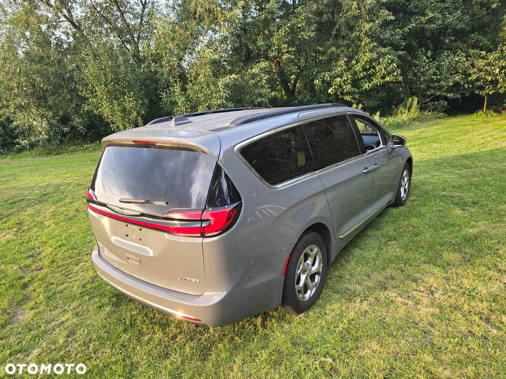 Chrysler Pacifica - 33