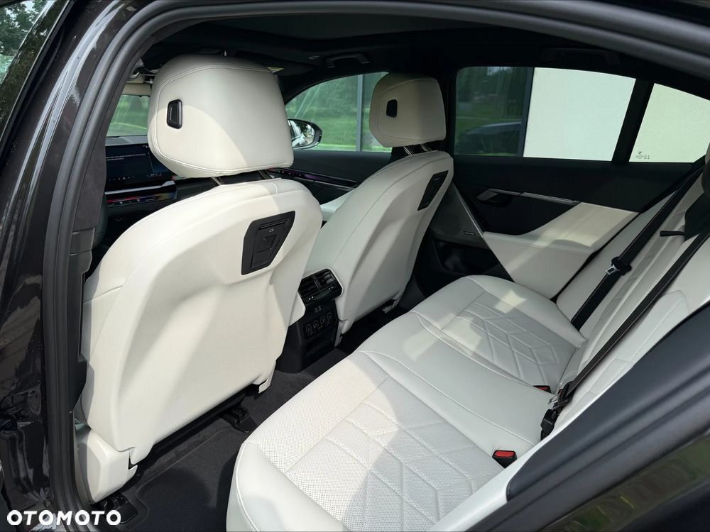 BMW Seria 5 520d xDrive mHEV - 7