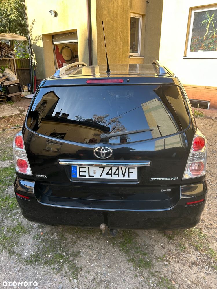 Toyota Corolla Verso 2.2 D-4D Premium - 3