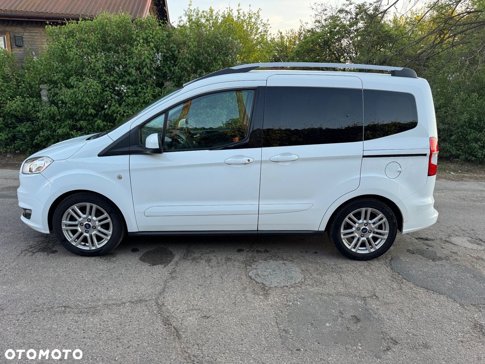 Ford Tourneo Courier 1.0 EcoBoost S&S Titanium - 6