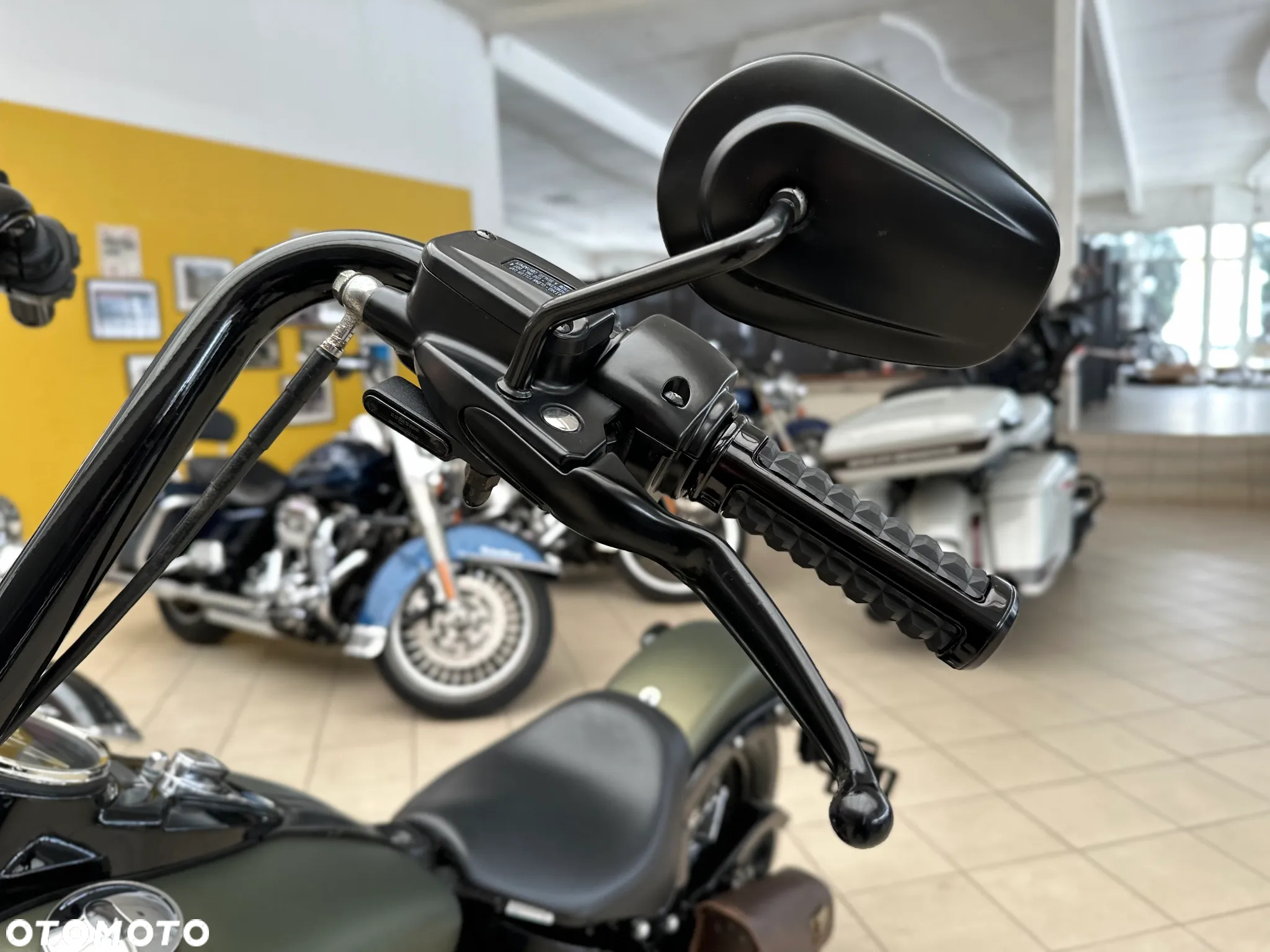 Harley-Davidson Softail Slim - 26