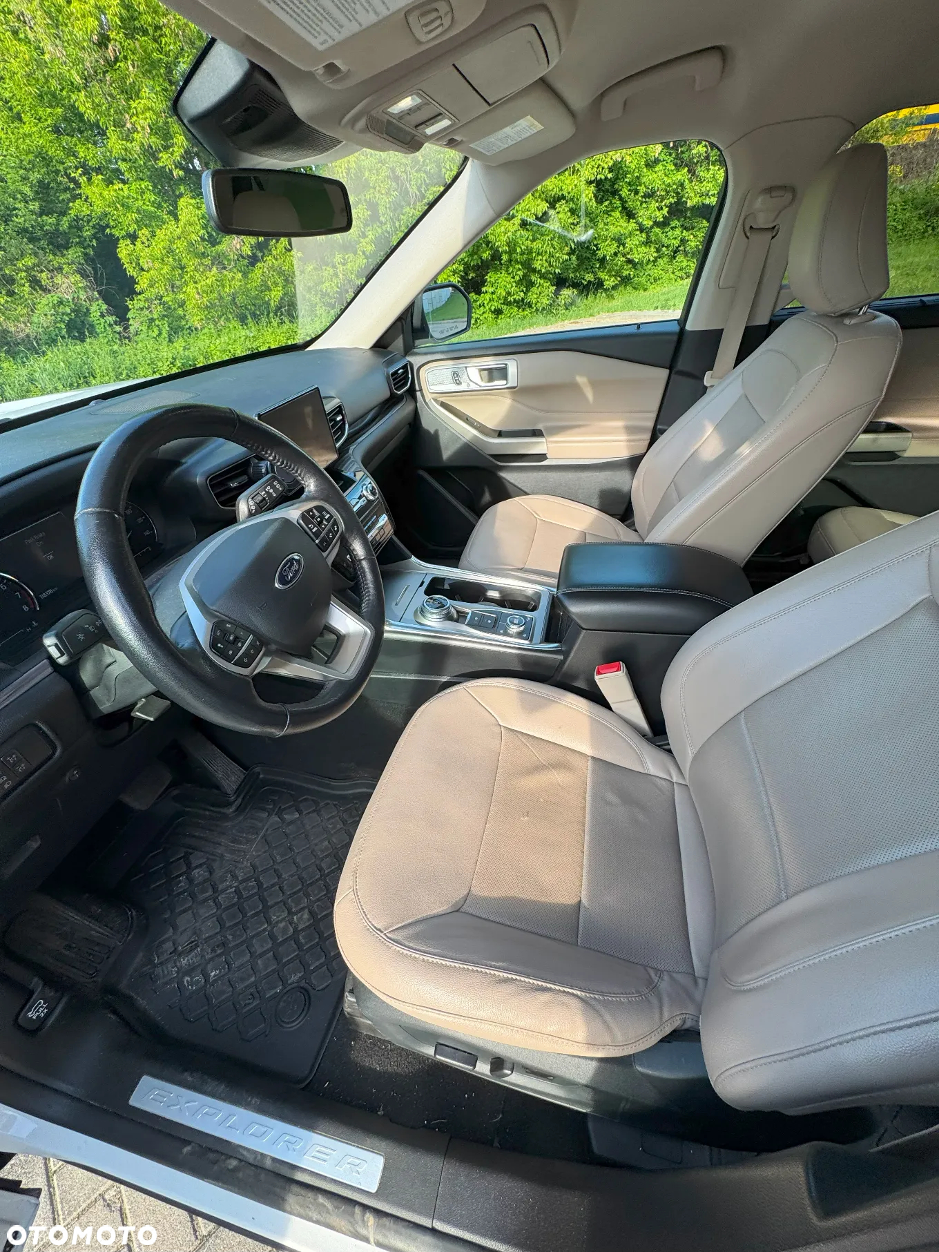 Ford Explorer - 18