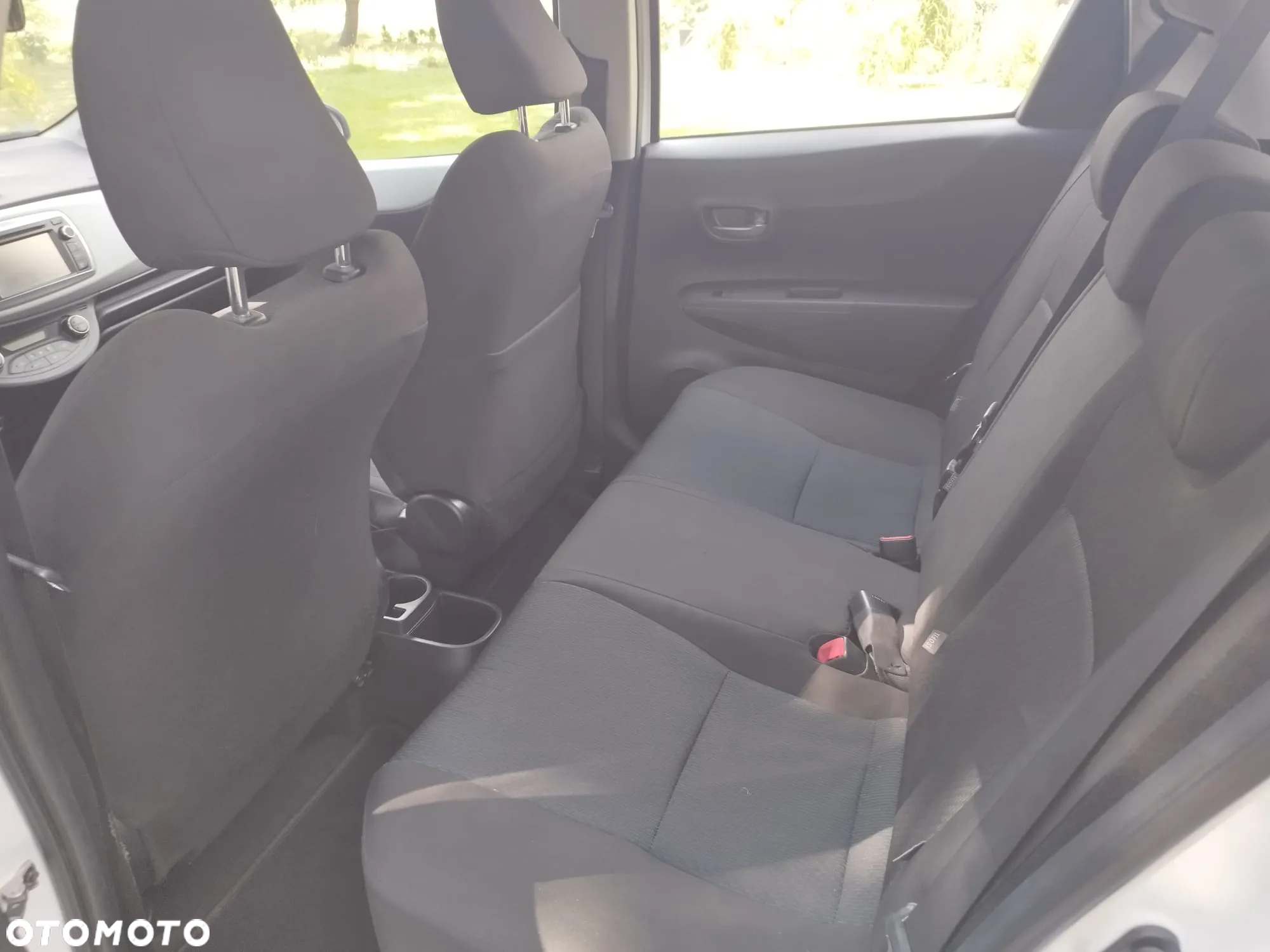 Toyota Yaris Hybrid 100 Active - 11