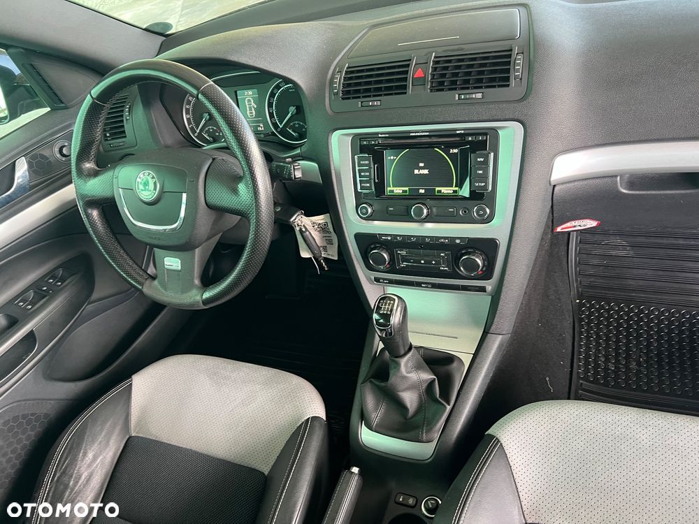 Skoda Octavia 2.0 TDI RS - 19