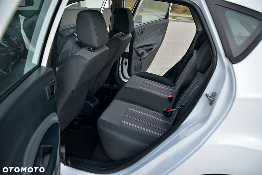 Ford Fiesta 1.25 Ambiente - 29