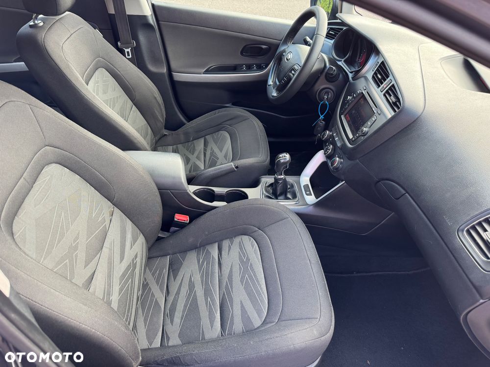 Kia Ceed 1.6 CRDi 128 ISG Fifa World Cup Edition - 15