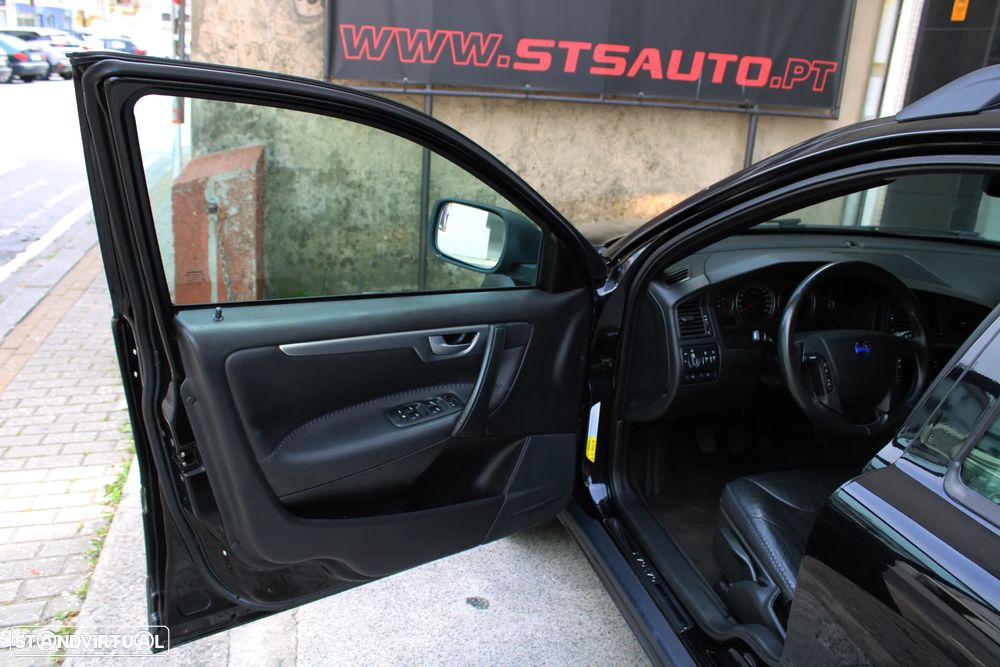 Volvo XC 70 2.4 D5 Nivel 2 - 20