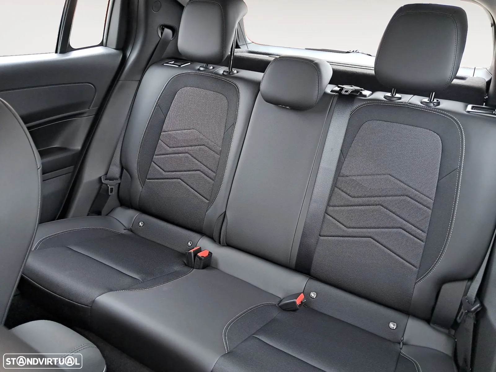 Jeep Avenger 1.2 e-Hybrid Altitude DCT - 15