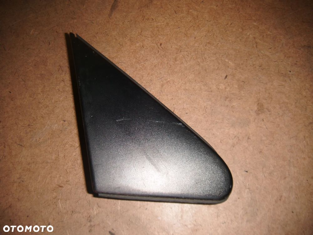 toyota yaris 1 02r trójkąt błotnika prawy przód 60117-0d010 - 1