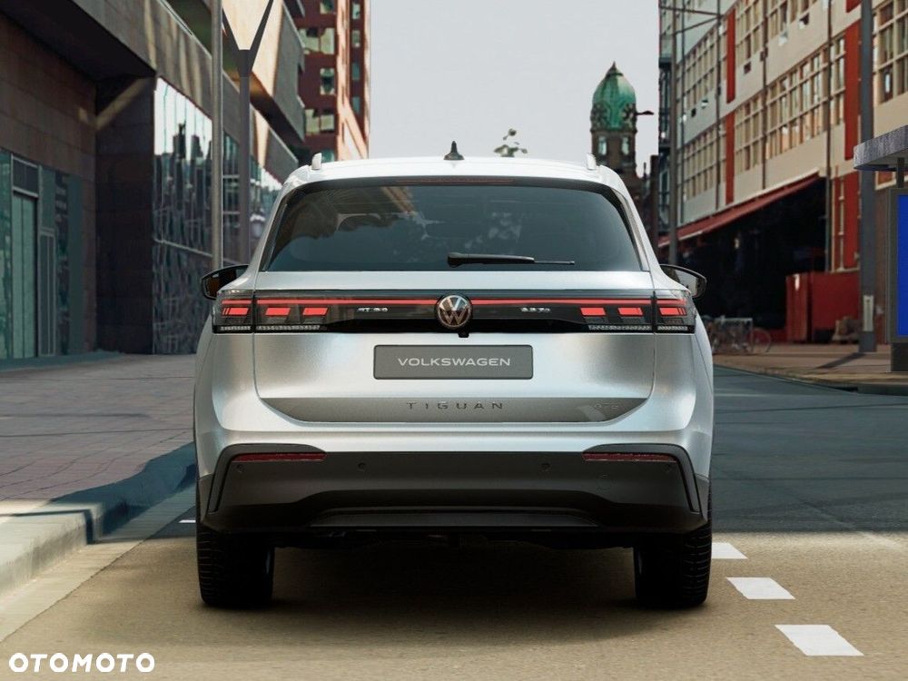 Volkswagen Tiguan - 8