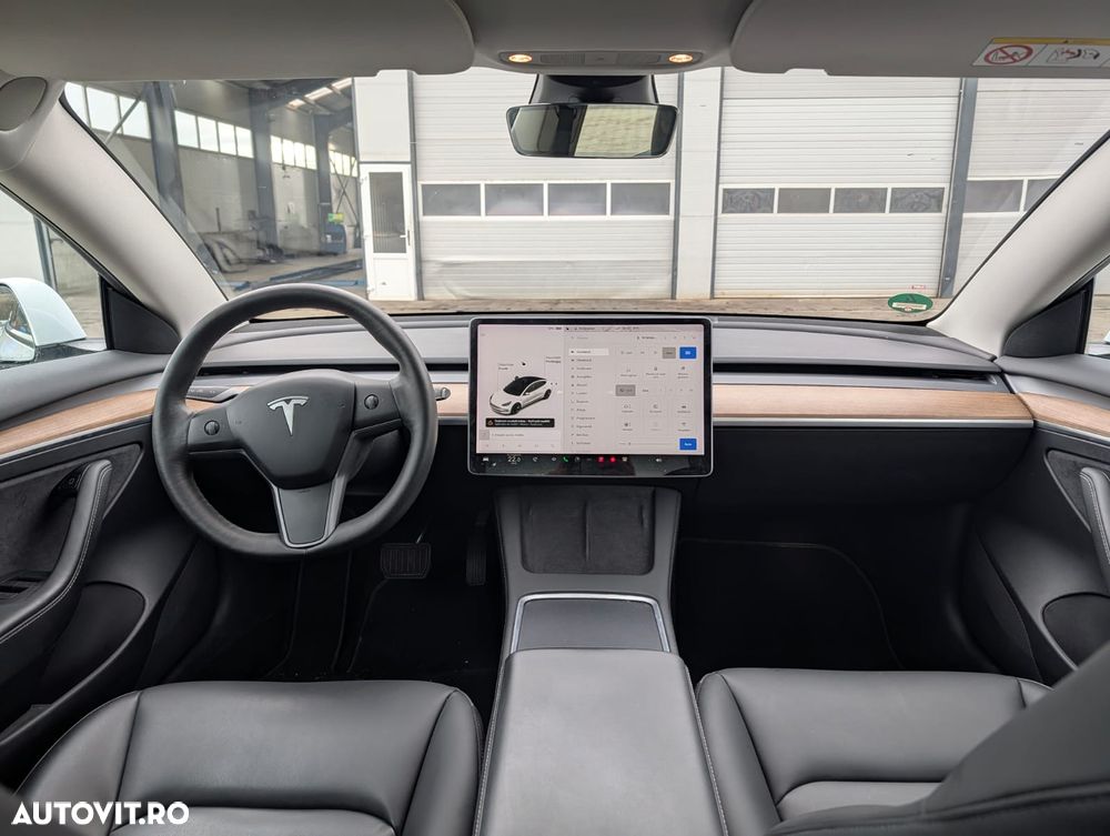 Tesla Model 3 - 20