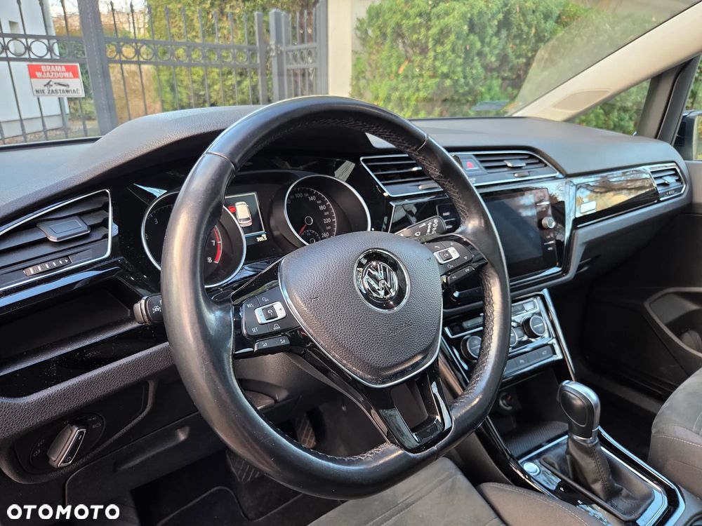 Volkswagen Touran - 19