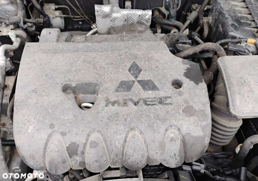 Mitsubishi Outlander - 21