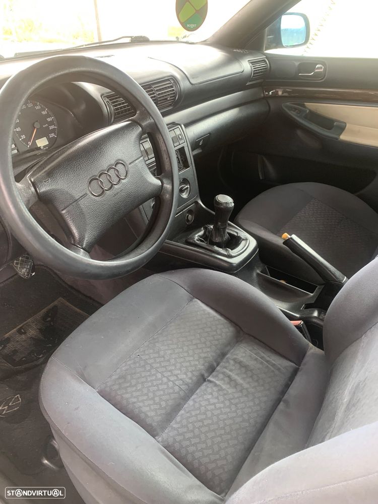 Audi A4 1.9 TDI Confort - 7