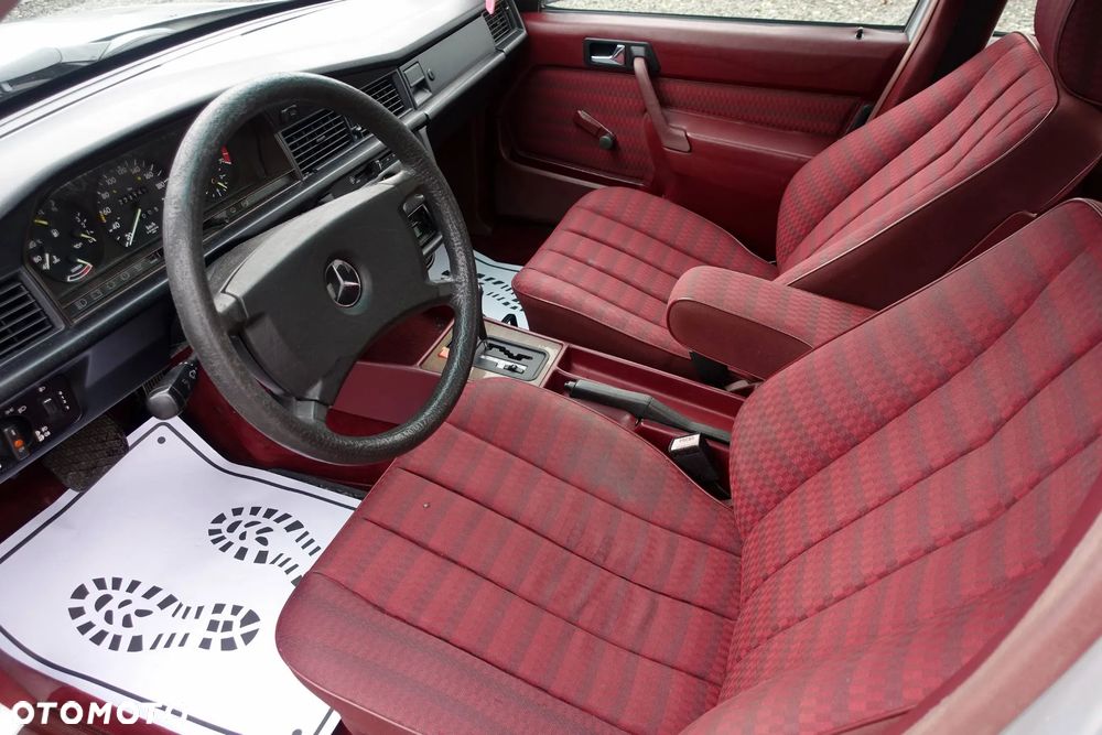 Mercedes-Benz W201 (190) - 11