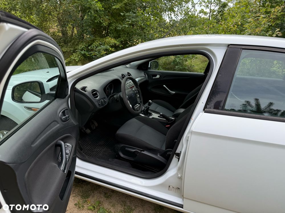 Ford Mondeo 1.8 TDCi Silver X - 21