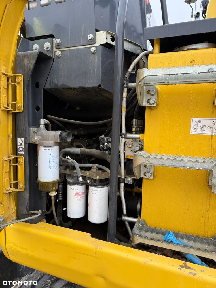 Komatsu PW 148 -11 - 11