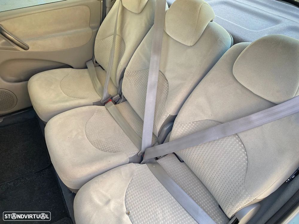 Citroën Xsara Picasso 1.6 SX - 19