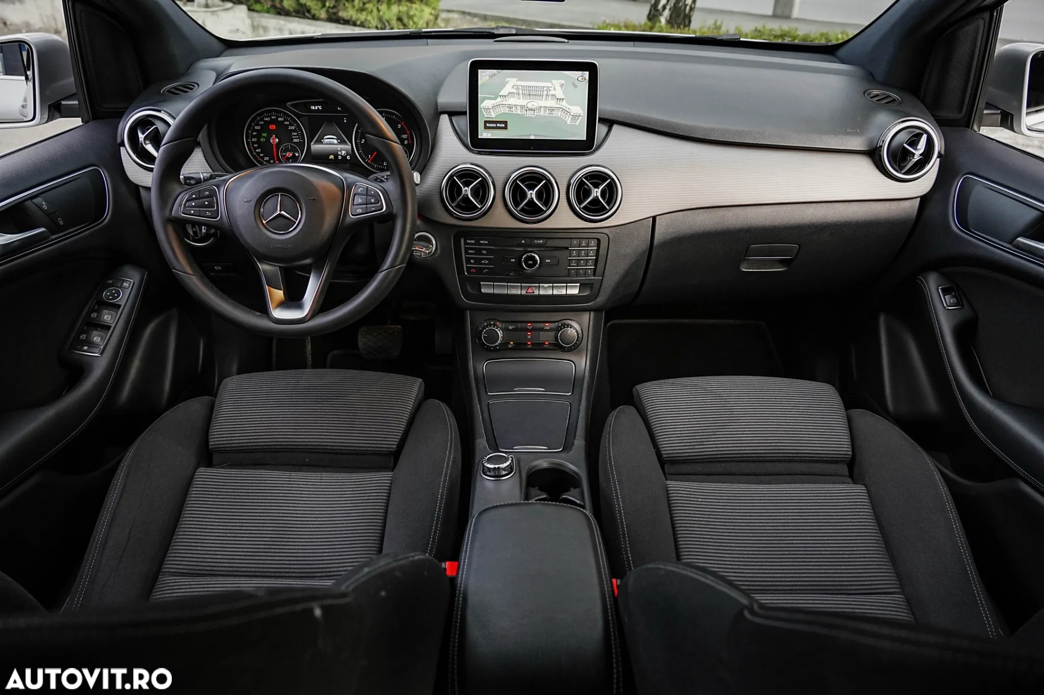 Mercedes-Benz B - 4