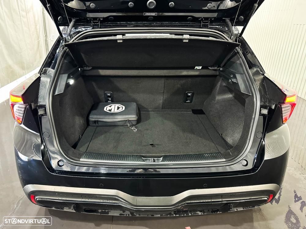 MG MG4 64 kWh Luxury - 56