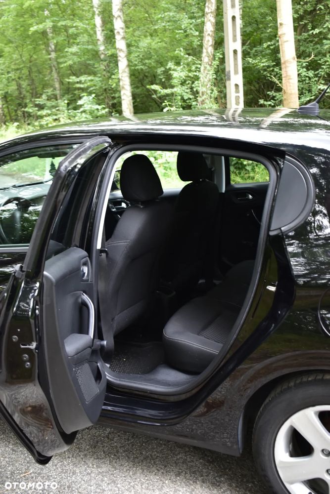 Peugeot 208 - 20