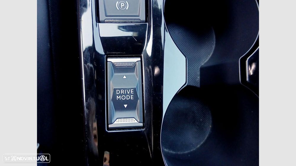 Peugeot 2008 1.2 Hybrid Allure e-DCS6 - 18