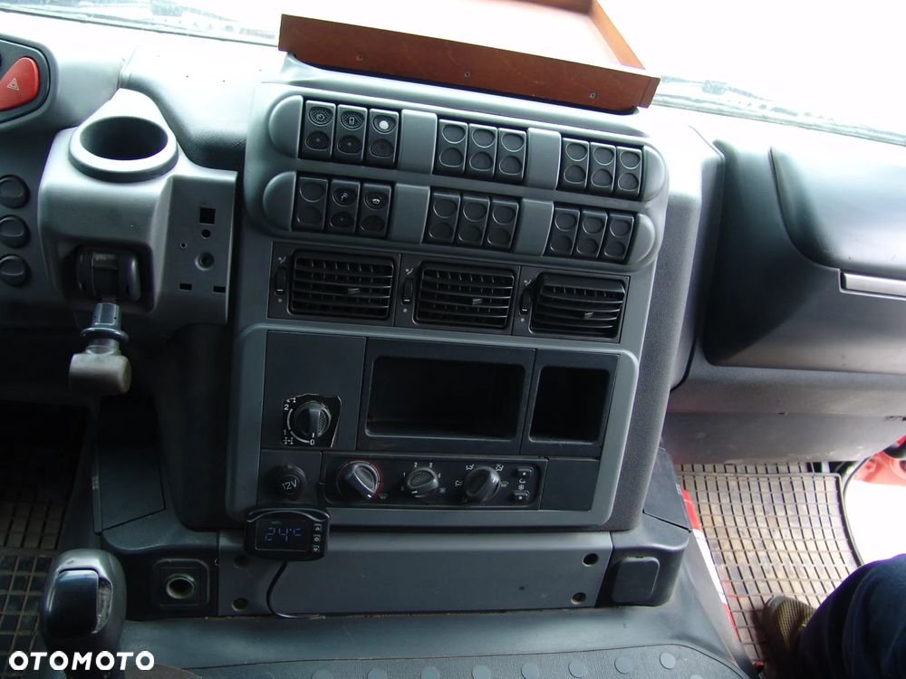 Iveco TRAKKER - 6
